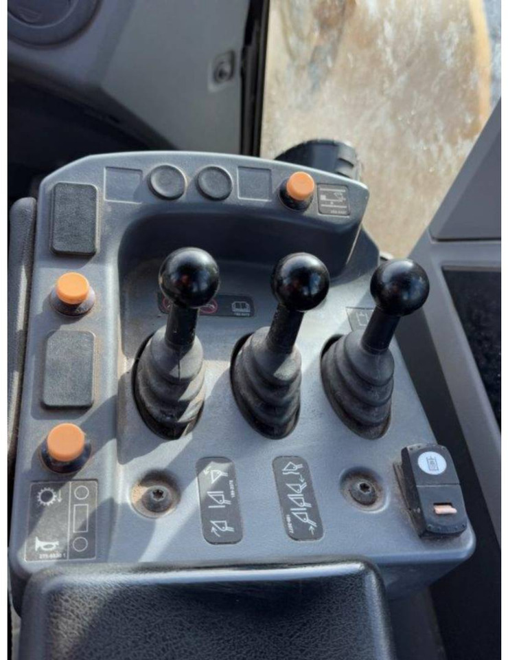 Chargeuse sur pneus CAT 980M: photos 26