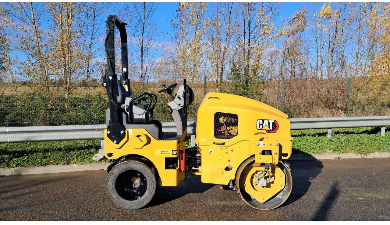 CAT CC2.7GC - Compacteur à pieds de mouton/ Monocylindre: photos 1 CAT CC2.7GC - Compacteur à pieds de mouton/ Monocylindre: photos 1