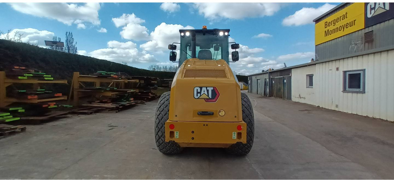 CAT CS76B 4F - Compacteur à pieds de mouton/ Monocylindre: photos 3 CAT CS76B 4F - Compacteur à pieds de mouton/ Monocylindre: photos 3