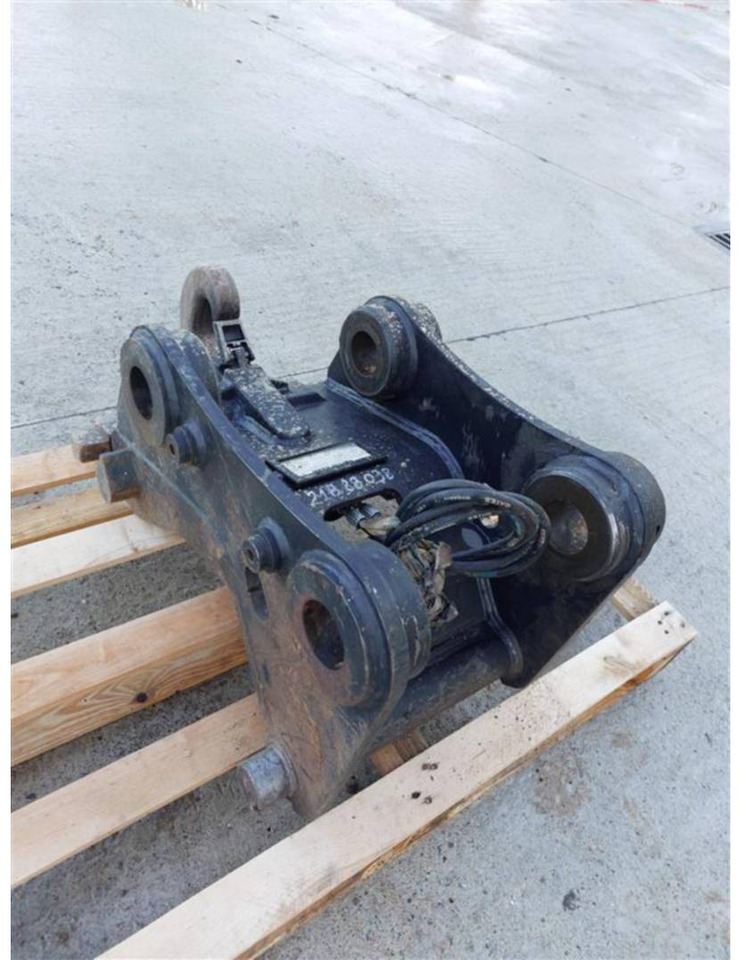 CAT CW20S/174-2496/M315F/TIM70/70/430/281 - Attache rapide: photos 3 CAT CW20S/174-2496/M315F/TIM70/70/430/281 - Attache rapide: photos 3