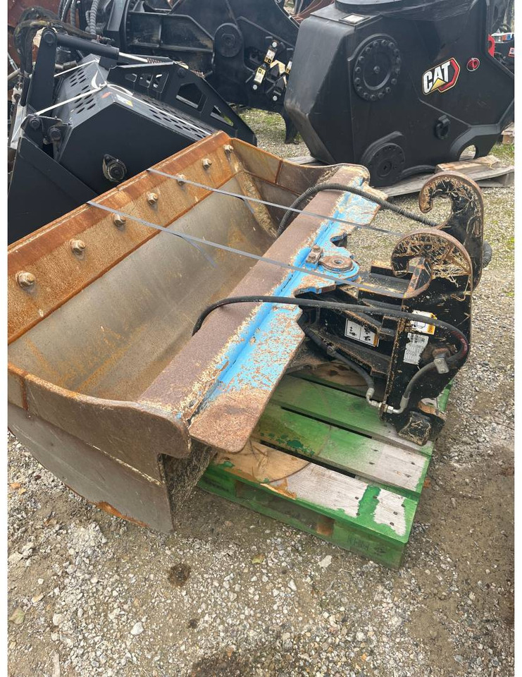 CAT CW20S/1800MM/0.6M3 - Godet pour pelle: photos 1 CAT CW20S/1800MM/0.6M3 - Godet pour pelle: photos 1