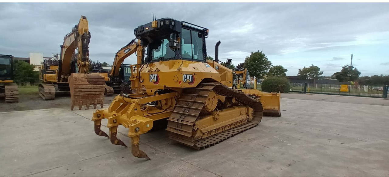 CAT D5 - Bulldozer: photos 3 CAT D5 - Bulldozer: photos 3