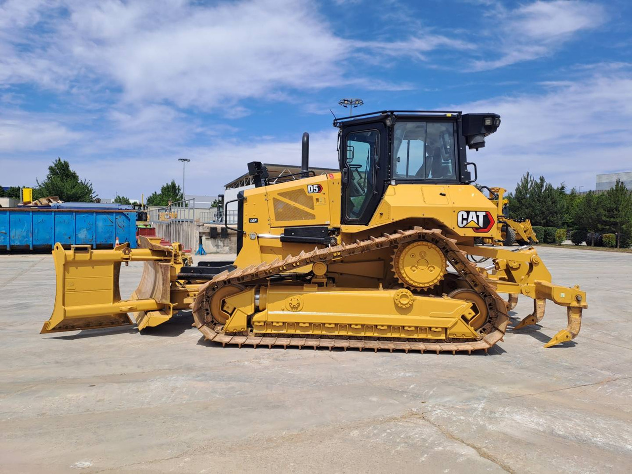 CAT D5 - Bulldozer: photos 5 CAT D5 - Bulldozer: photos 5