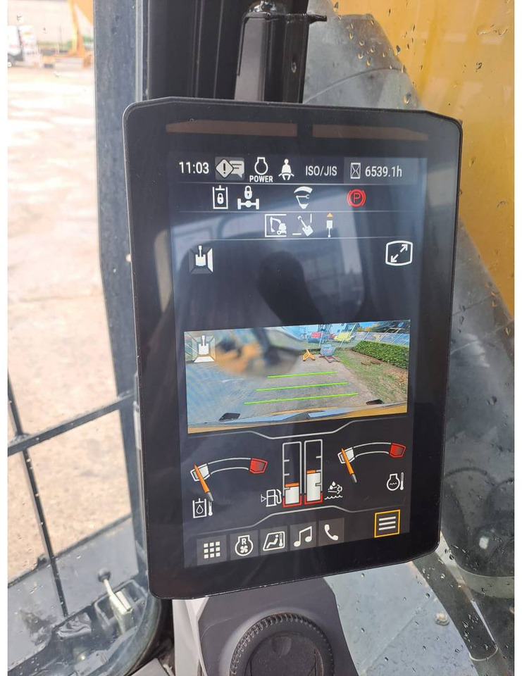 CAT MH3024 - Pelle sur pneus: photos 5 CAT MH3024 - Pelle sur pneus: photos 5