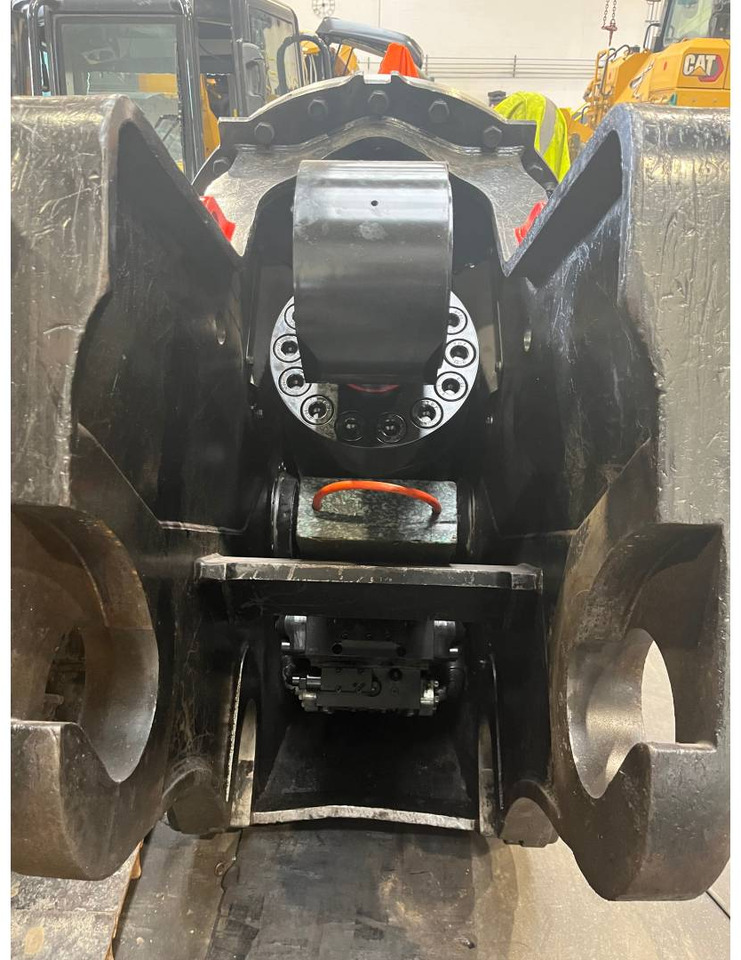 CAT MP345 - Cisaille de démolition pour Engins de chantier: photos 4 CAT MP345 - Cisaille de démolition pour Engins de chantier: photos 4