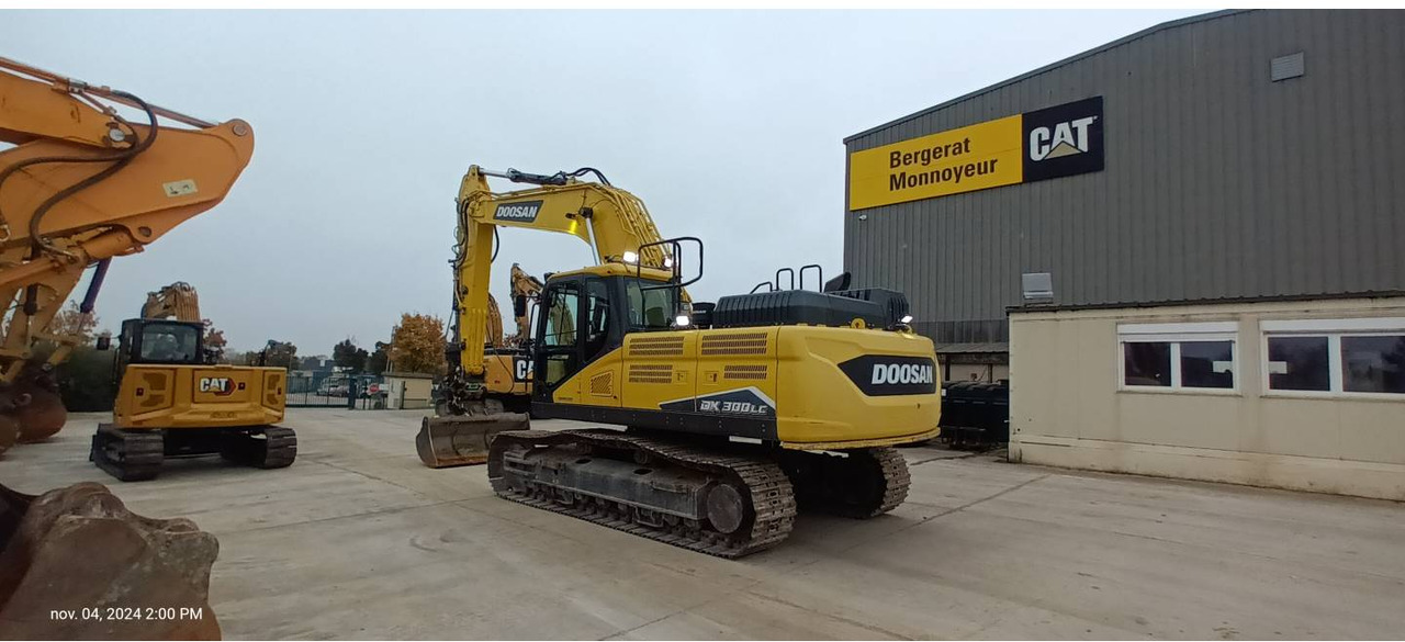 DOOSAN INFRACORE AMERICA CORP. DX300 - Pelle sur chenille: photos 4 DOOSAN INFRACORE AMERICA CORP. DX300 - Pelle sur chenille: photos 4