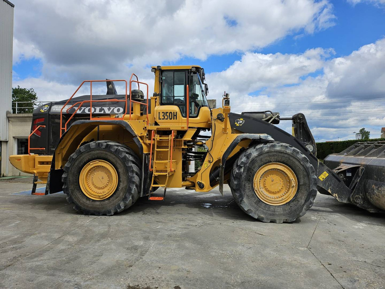 VOLVO CONSTRUCTION EQUIPMENT L350H - Chargeuse sur pneus: photos 4 VOLVO CONSTRUCTION EQUIPMENT L350H - Chargeuse sur pneus: photos 4