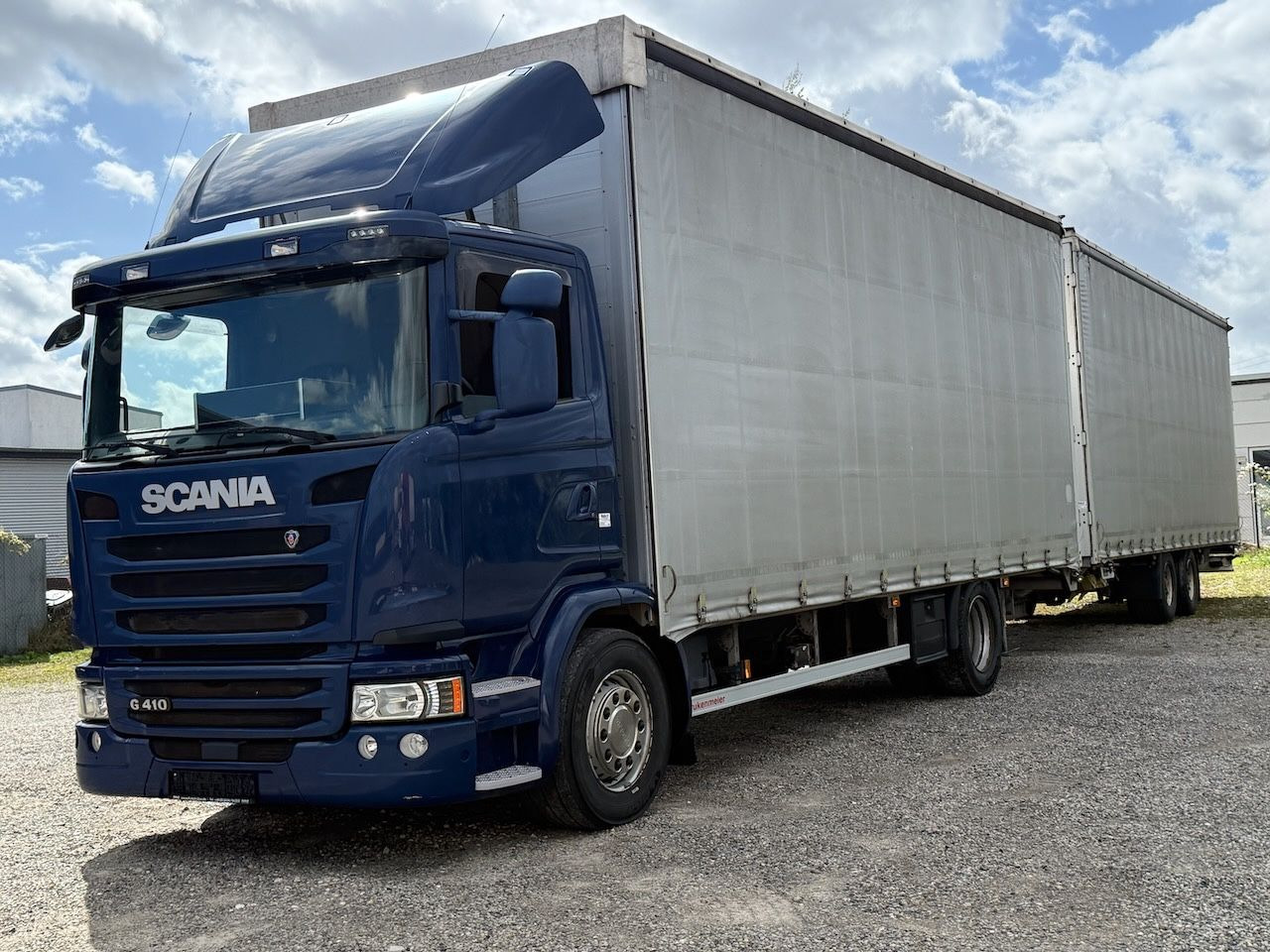 Scania G410 /4x2/ Jumbozug mit durchladbarem Anh. - Camion à rideaux coulissants: photos 3 Scania G410 /4x2/ Jumbozug mit durchladbarem Anh. - Camion à rideaux coulissants: photos 3