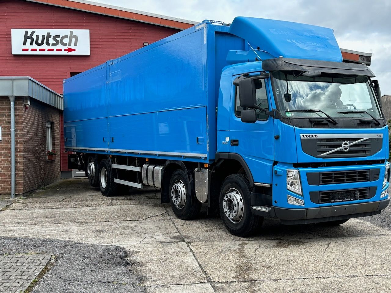 Volvo FM 330 Koffer10m/Lbw. 4achser - Camion fourgon: photos 1 Volvo FM 330 Koffer10m/Lbw. 4achser - Camion fourgon: photos 1