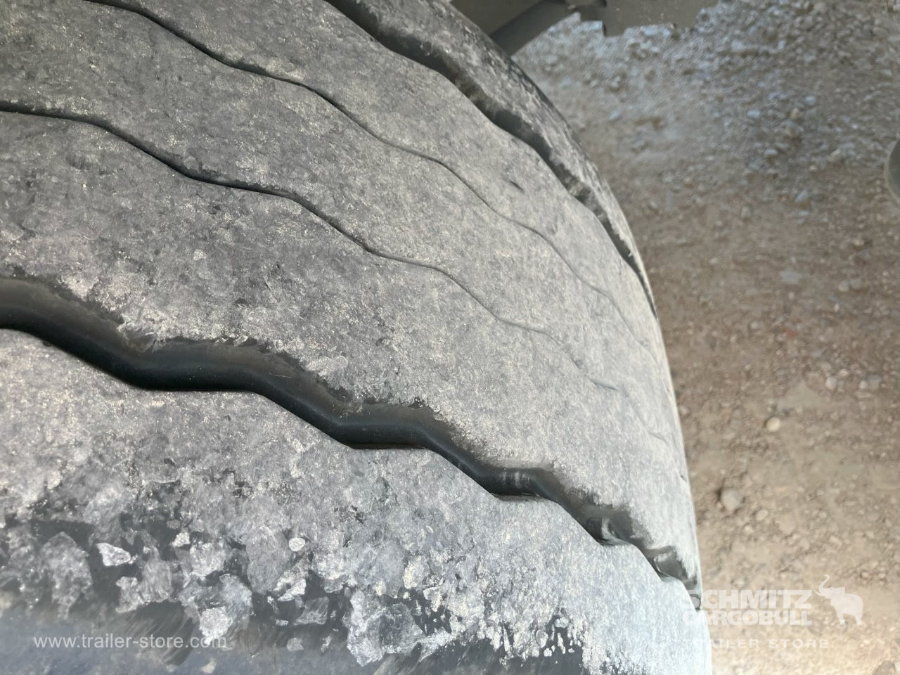 SCHMITZ Semiremolque Frigo Standard - Semi-remorque isothermique: photos 3 SCHMITZ Semiremolque Frigo Standard - Semi-remorque isothermique: photos 3