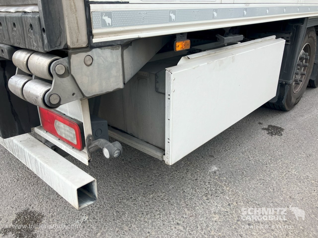 SCHMITZ Semiremolque Frigo Standard - Semi-remorque isothermique: photos 2 SCHMITZ Semiremolque Frigo Standard - Semi-remorque isothermique: photos 2
