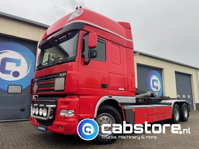 DAF XF 105 .460 FAS Euro 5 - Haakarmsysteem - Hooklift - Abrolkipper - Year 2006 - ANALOG TACHO - TUV 05-2025 - Camion ampliroll: photos 1 DAF XF 105 .460 FAS Euro 5 - Haakarmsysteem - Hooklift - Abrolkipper - Year 2006 - ANALOG TACHO - TUV 05-2025 - Camion ampliroll: photos 1
