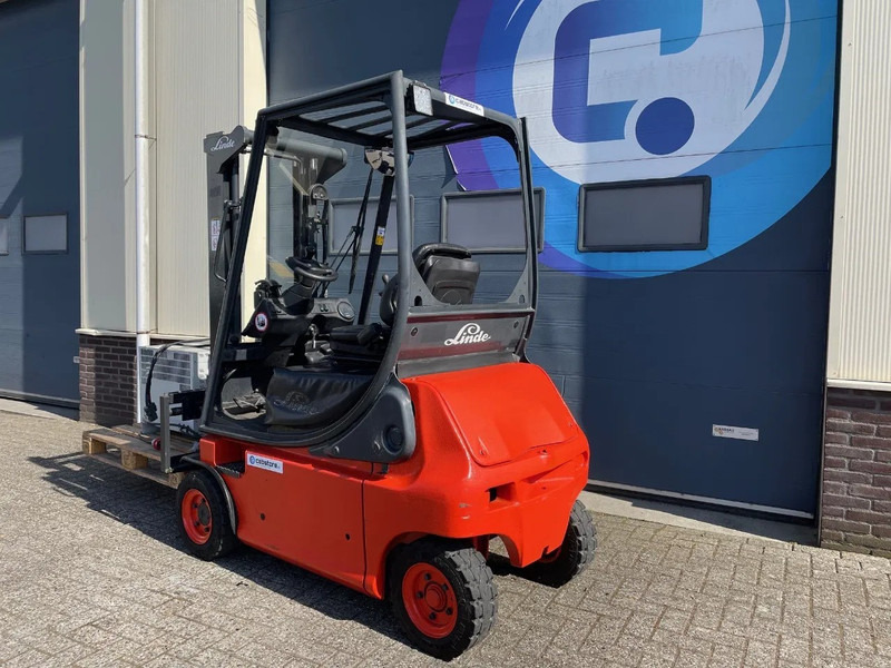 Linde E16P-02 Hef truck - Forklift - Gabelstapler - Year 2004 - Freelift - Side shift - Electric - Chariot élévateur électrique: photos 4 Linde E16P-02 Hef truck - Forklift - Gabelstapler - Year 2004 - Freelift - Side shift - Electric - Chariot élévateur électrique: photos 4