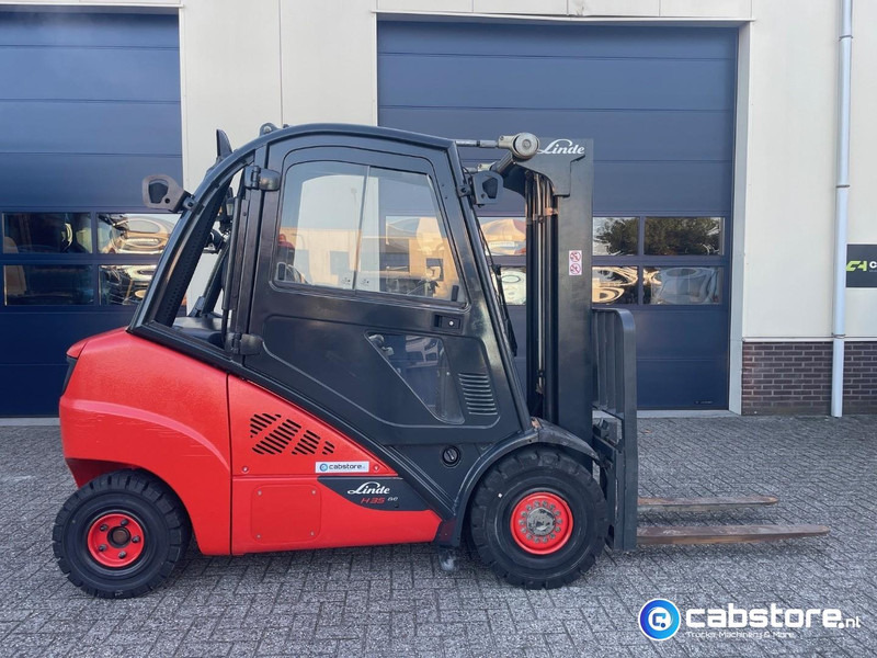 Linde H35D-02 Heftruck - Bouwjaar 2013 - Draaiuren 6892 - Diesel - Side Shift - Freelift - Doorrij hoogte 217 cm !! - Chariot élévateur diesel: photos 3 Linde H35D-02 Heftruck - Bouwjaar 2013 - Draaiuren 6892 - Diesel - Side Shift - Freelift - Doorrij hoogte 217 cm !! - Chariot élévateur diesel: photos 3