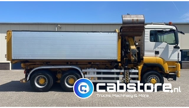 MAN TGS 26.440 6X6 BB EEV MAN TGS 26.440 Euro 5 EEV - 6X6 - Laadkraan - Kipper - Kabelsysteem - Bouwjaar 2010 - Km 657.509 - APK tot 22-11-2025 !! - Camion benne, Camion grue: photos 3 MAN TGS 26.440 6X6 BB EEV MAN TGS 26.440 Euro 5 EEV - 6X6 - Laadkraan - Kipper - Kabelsysteem - Bouwjaar 2010 - Km 657.509 - APK tot 22-11-2025 !! - Camion benne, Camion grue: photos 3