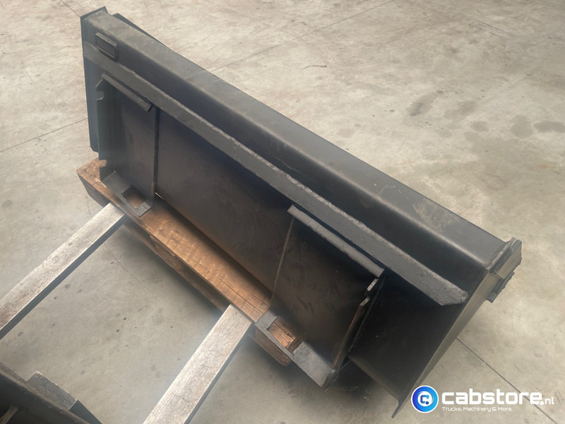 Strickland UK Laadschop Strickland UK Laadschop met Bobcat aansluiting - Godet pour Chargeuse: photos 3 Strickland UK Laadschop Strickland UK Laadschop met Bobcat aansluiting - Godet pour Chargeuse: photos 3