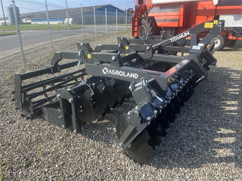Agroland Titanum 400 - Herse rotative: photos 1 Agroland Titanum 400 - Herse rotative: photos 1