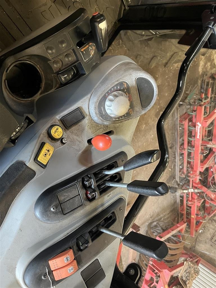 Massey Ferguson 6480 - Tracteur agricole: photos 4 Massey Ferguson 6480 - Tracteur agricole: photos 4