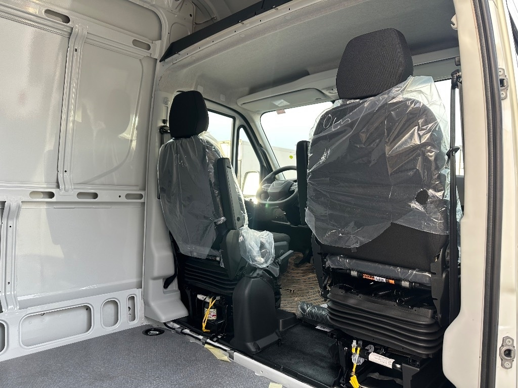 Fourgon utilitaire neuf Iveco Daily 50C18 16m3: photos 14 Fourgon utilitaire neuf Iveco Daily 50C18 16m3: photos 14