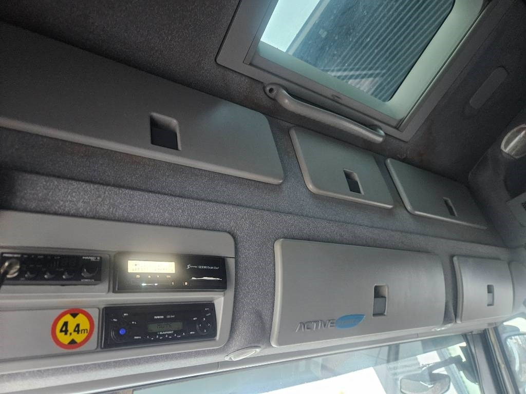 Camion fourgon Iveco Stralis 6x2: photos 17 Camion fourgon Iveco Stralis 6x2: photos 17