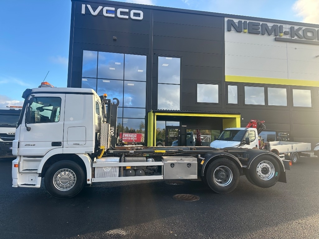 Mercedes-Benz Actros 2545 L 6x2 en crédit-bail Mercedes-Benz Actros 2545 L 6x2: photos 8 Mercedes-Benz Actros 2545 L 6x2 en crédit-bail Mercedes-Benz Actros 2545 L 6x2: photos 8