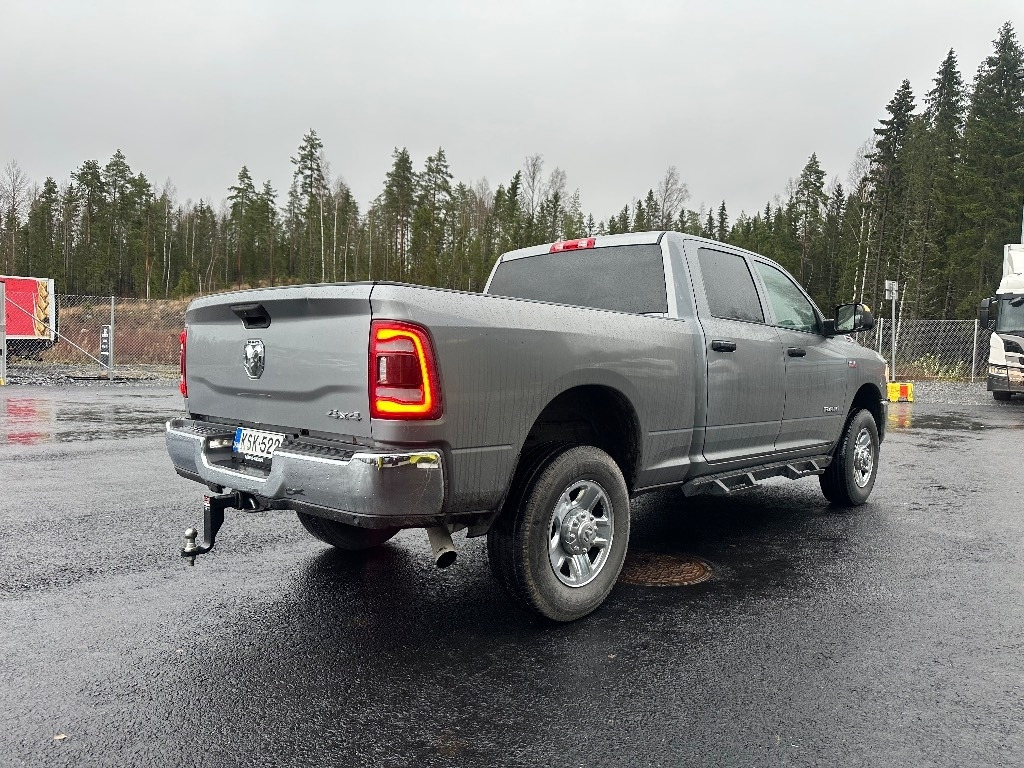 RAM 2500 Tradesman - Pick-up: photos 4 RAM 2500 Tradesman - Pick-up: photos 4