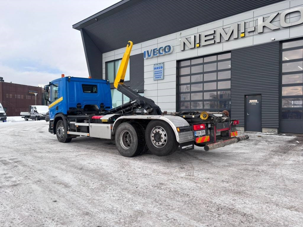 Scania P 360 - Camion ampliroll: photos 3 Scania P 360 - Camion ampliroll: photos 3