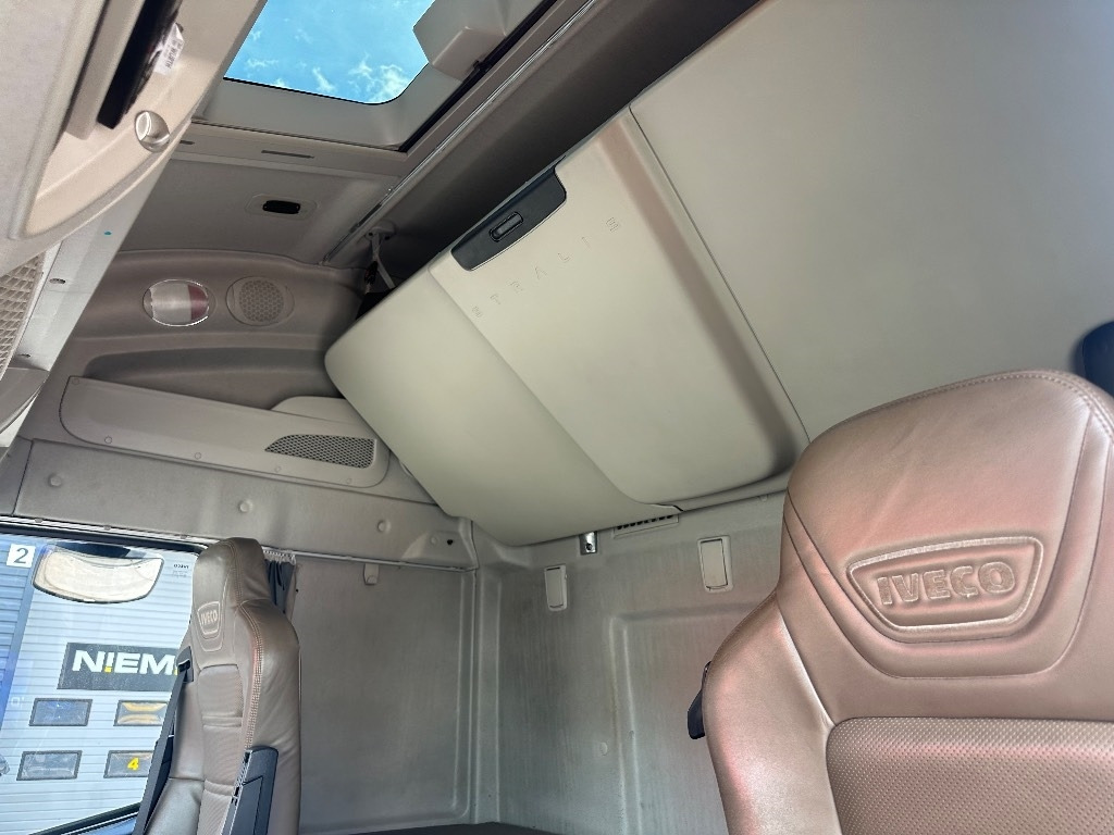 Tracteur routier Iveco Stralis AS440S560 6x2: photos 11