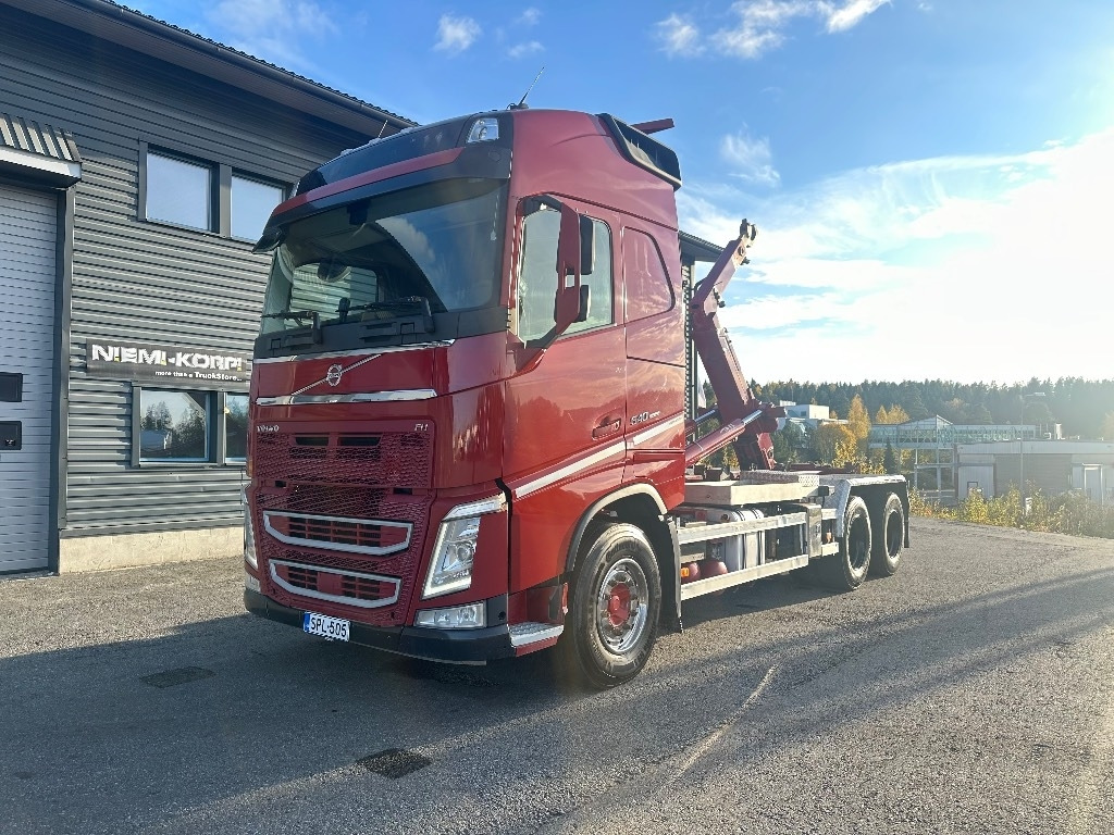 Volvo FH13 540 6x4 - Camion ampliroll: photos 1 Volvo FH13 540 6x4 - Camion ampliroll: photos 1