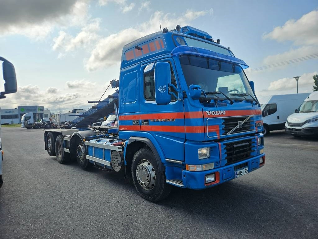 Volvo FM12 420 8x2 - Camion multibenne: photos 3 Volvo FM12 420 8x2 - Camion multibenne: photos 3
