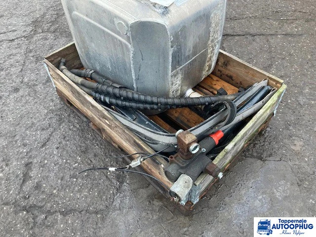 MAN hydraulikanlæg 250 liter - Réservoir hydraulique pour Camion: photos 4 MAN hydraulikanlæg 250 liter - Réservoir hydraulique pour Camion: photos 4
