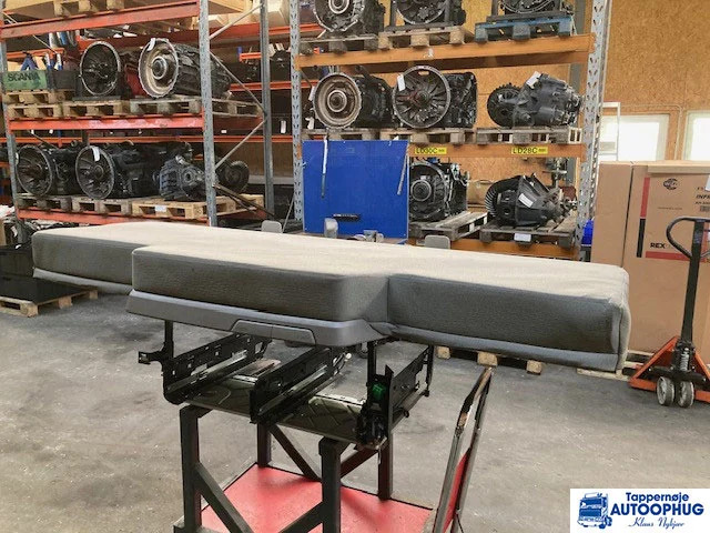 Scania Extendable bed – Scania 2674178 - Cabine et intérieur pour Camion: photos 3 Scania Extendable bed – Scania 2674178 - Cabine et intérieur pour Camion: photos 3