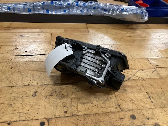 Scania Foglamp – Scania 2948550 - Système électrique pour Camion: photos 2 Scania Foglamp – Scania 2948550 - Système électrique pour Camion: photos 2