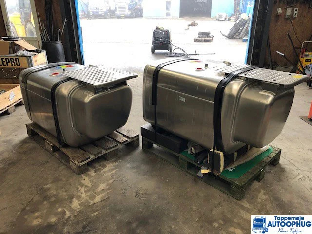 Scania Tank 540 P/N: 2132703 - Réservoir de carburant pour Camion: photos 1 Scania Tank 540 P/N: 2132703 - Réservoir de carburant pour Camion: photos 1