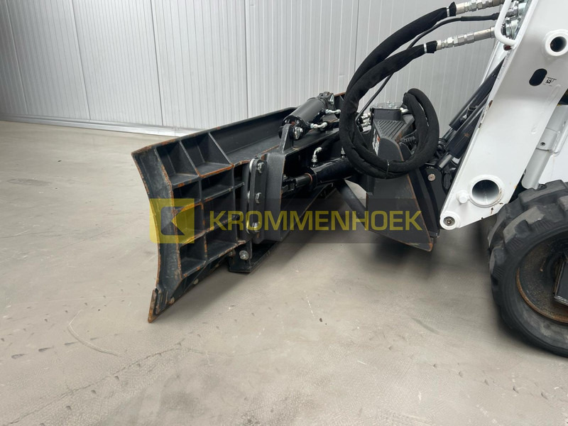 Bobcat Dozerblade 96 6-weg Dozerblad - Lame: photos 5 Bobcat Dozerblade 96 6-weg Dozerblad - Lame: photos 5