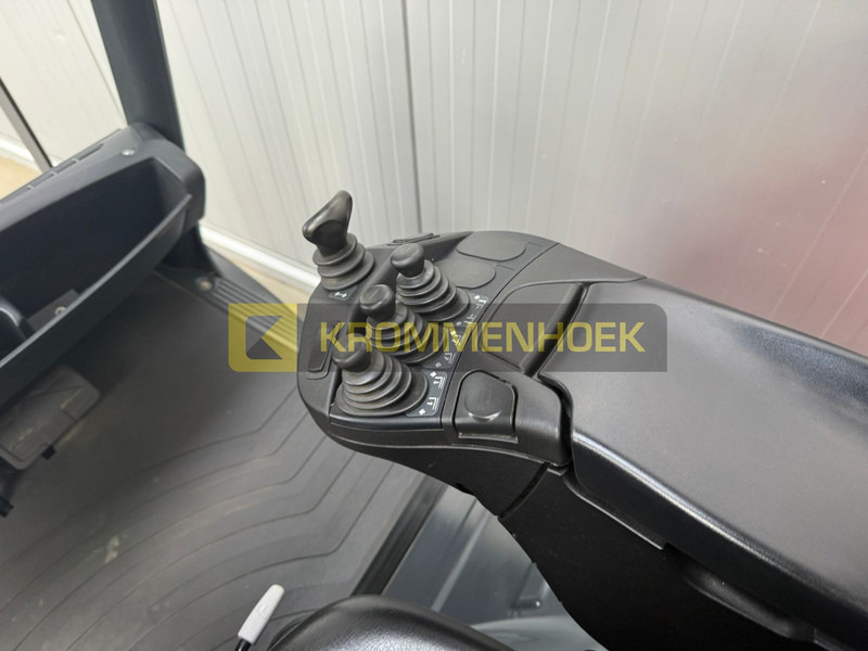 Chariot élévateur à gaz Linde H 25 T: photos 12