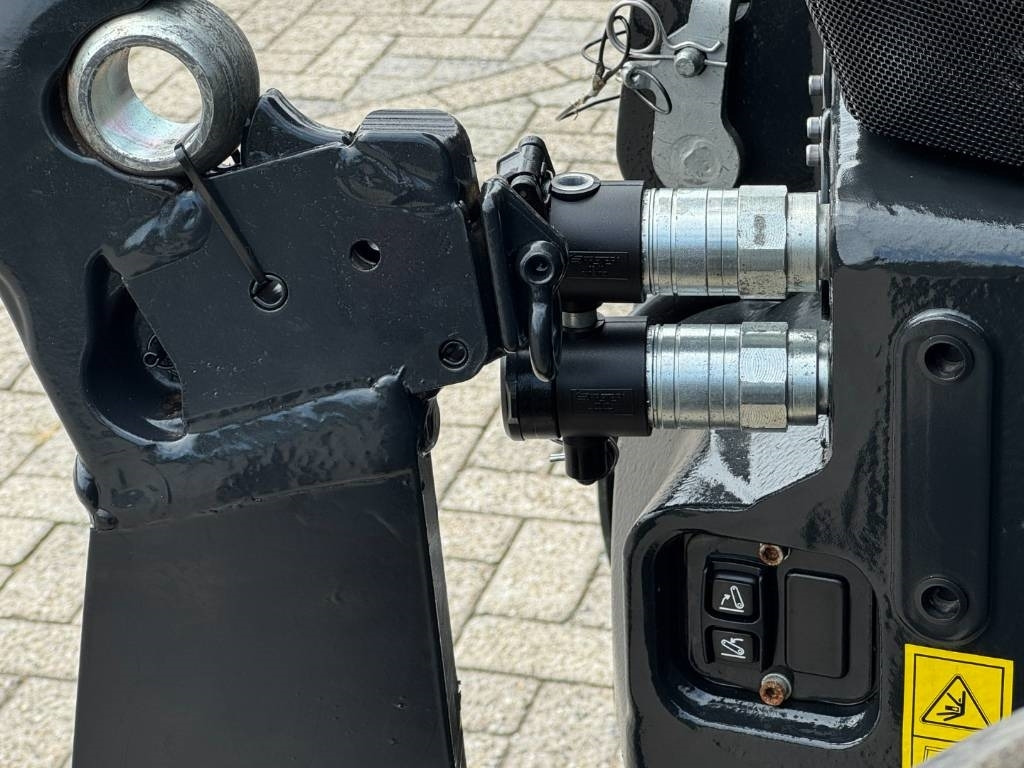 Case IH 240CVX, AFS, 2023, frontlinkage, 790u!! - Tracteur agricole: photos 5 Case IH 240CVX, AFS, 2023, frontlinkage, 790u!! - Tracteur agricole: photos 5