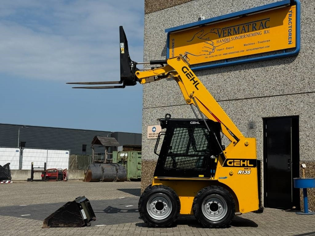 Mini chargeuse Gehl R135 / Manitou 1350R Skid Steer, 2022: photos 8