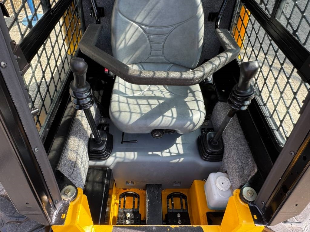 Mini chargeuse Gehl R135 / Manitou 1350R Skid Steer, 2022: photos 13