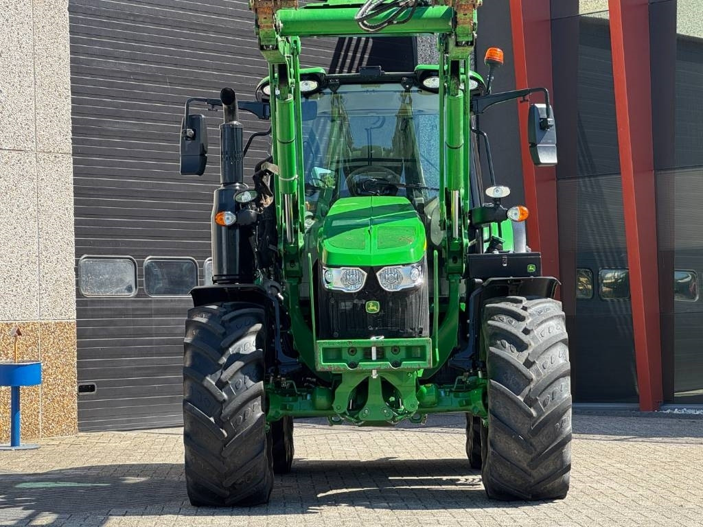 John Deere 6110M, 2021, Auto Power, 623R frontloader!! - Tracteur agricole: photos 3 John Deere 6110M, 2021, Auto Power, 623R frontloader!! - Tracteur agricole: photos 3