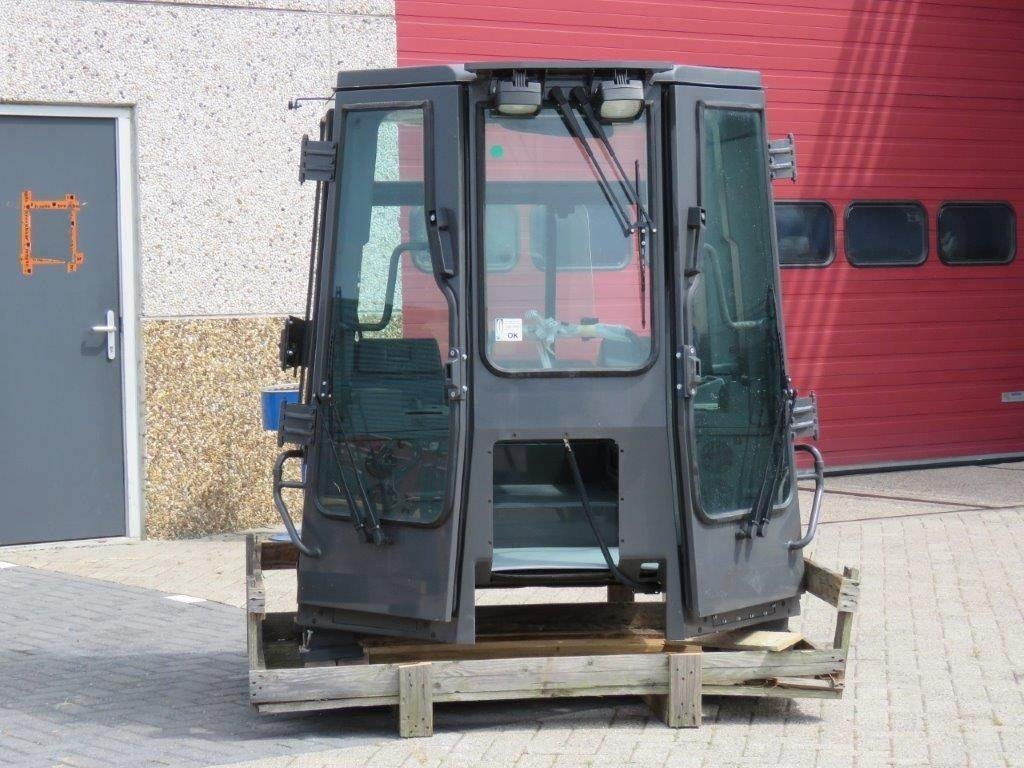 New Holland CE - Cabine pour Engins de chantier: photos 5 New Holland CE - Cabine pour Engins de chantier: photos 5