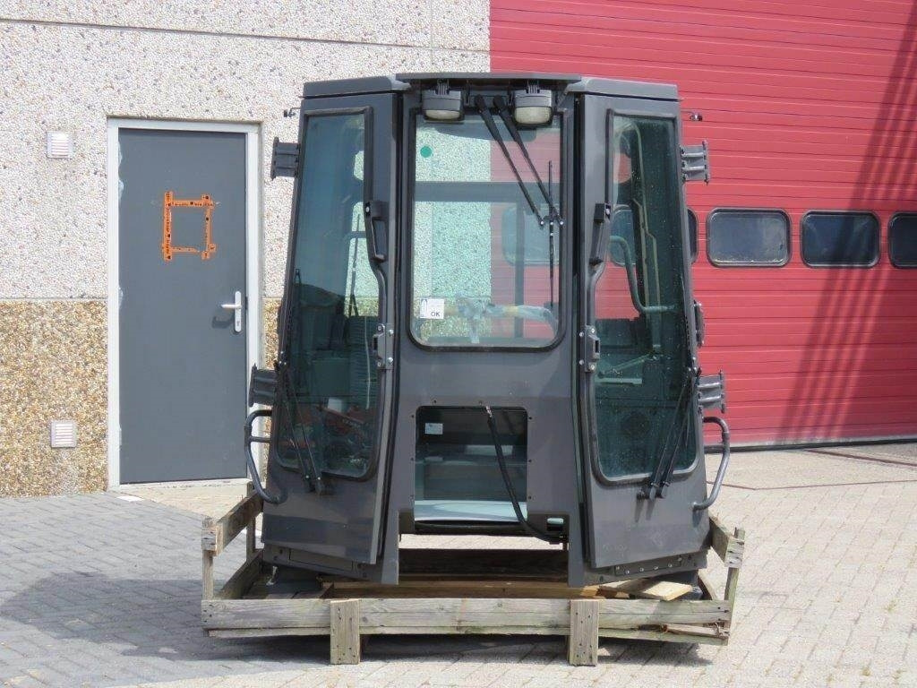 New Holland CE - Cabine pour Engins de chantier: photos 4 New Holland CE - Cabine pour Engins de chantier: photos 4