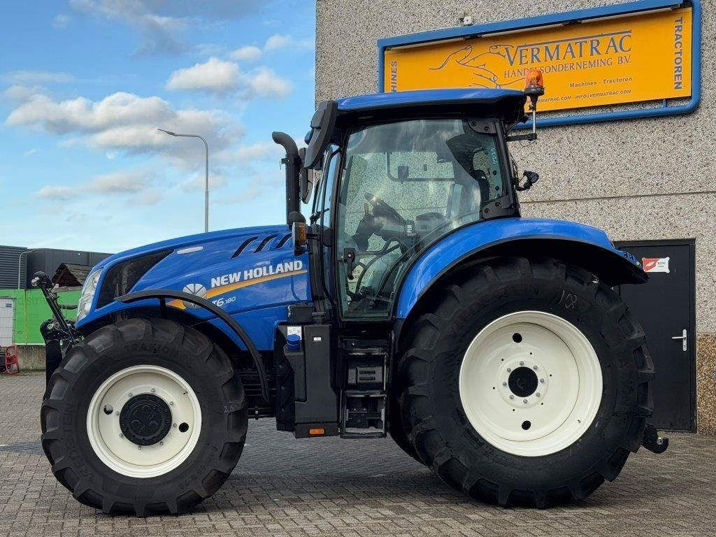 New Holland T 6.180-Dynamic Command, frontlinkage, Stage V! - Tracteur agricole: photos 2 New Holland T 6.180-Dynamic Command, frontlinkage, Stage V! - Tracteur agricole: photos 2