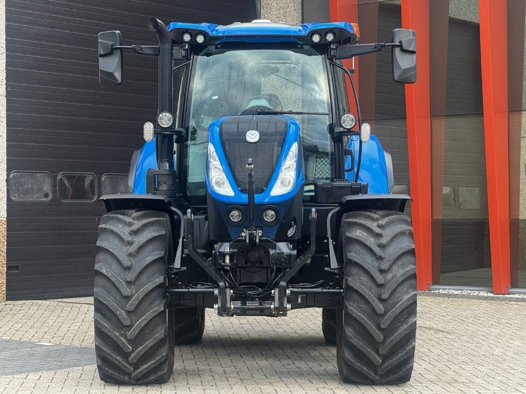 New Holland T7.225AC, frontlinkage, airbrakes, 50k, 2023!! - Tracteur agricole: photos 4 New Holland T7.225AC, frontlinkage, airbrakes, 50k, 2023!! - Tracteur agricole: photos 4