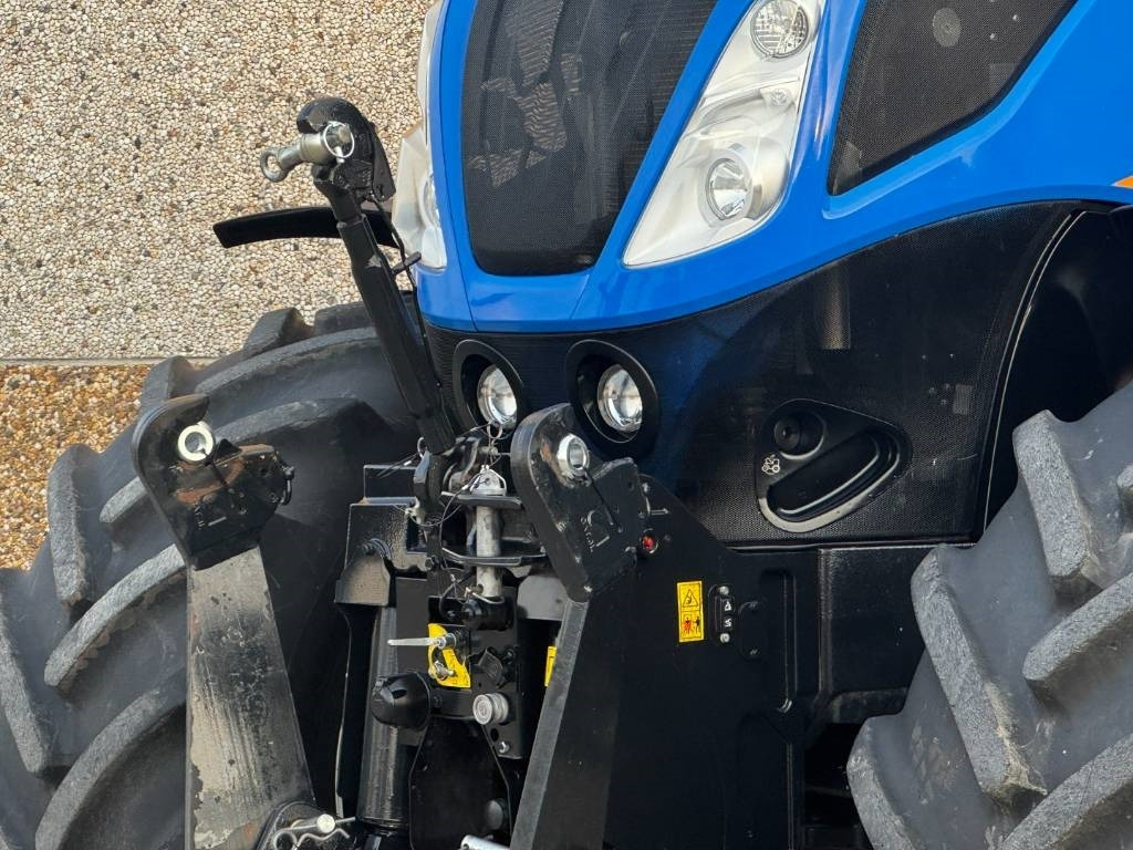 New Holland T7.270 Auto Command, frontlinkage + PTO,1091 hr - Tracteur agricole: photos 4 New Holland T7.270 Auto Command, frontlinkage + PTO,1091 hr - Tracteur agricole: photos 4
