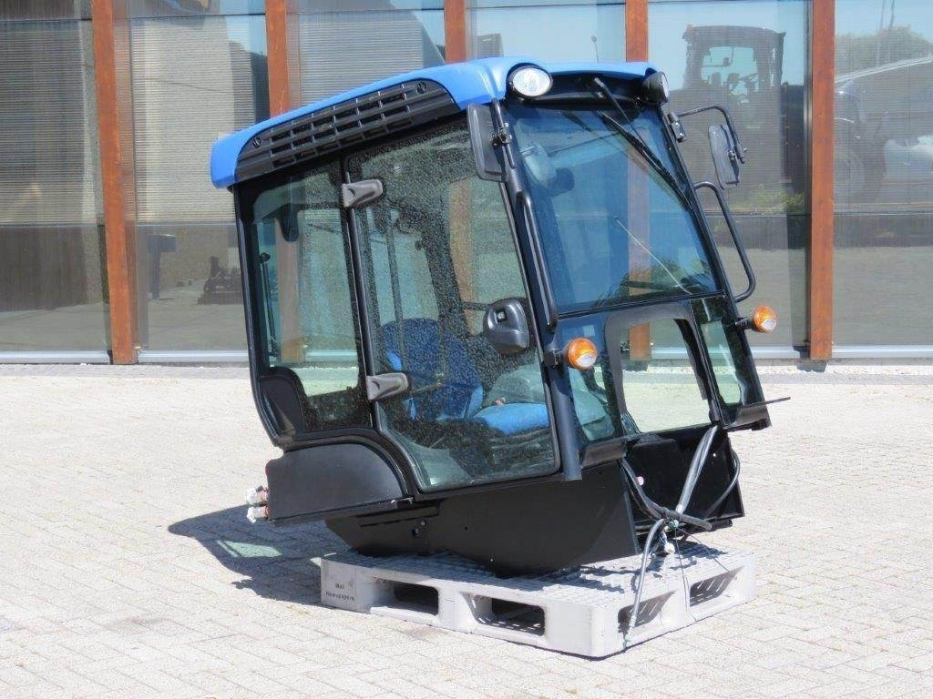 New Holland TK - Cabine pour Machine agricole: photos 4 New Holland TK - Cabine pour Machine agricole: photos 4