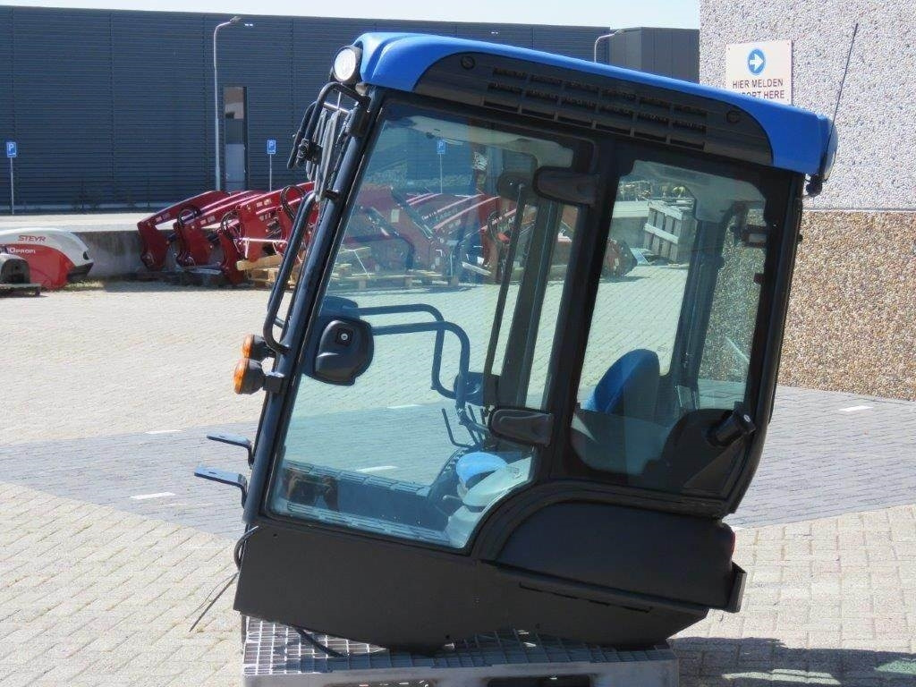 New Holland TK - Cabine pour Machine agricole: photos 3 New Holland TK - Cabine pour Machine agricole: photos 3