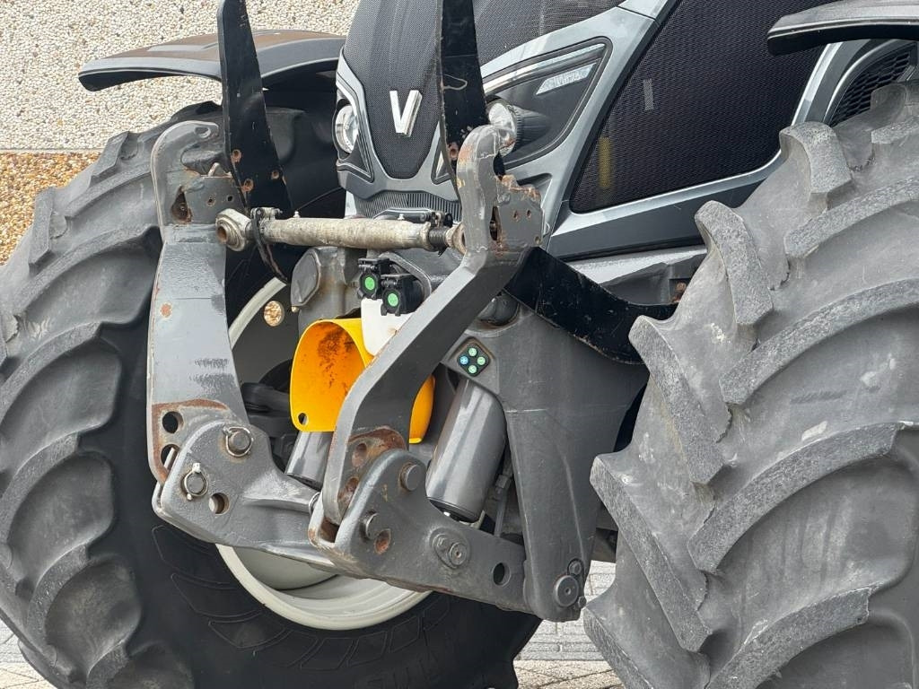Valtra N174D, Frontlinkage + PTO, Frontloader, 3846 hours  - Tracteur agricole: photos 4 Valtra N174D, Frontlinkage + PTO, Frontloader, 3846 hours  - Tracteur agricole: photos 4