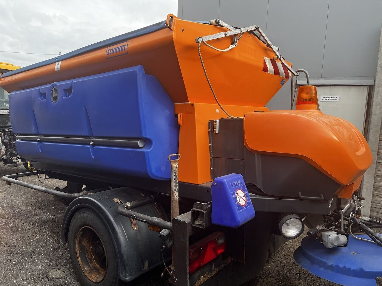 Schmidt Przyczepka 3,5m3 - Epandeur de sable: photos 3 Schmidt Przyczepka 3,5m3 - Epandeur de sable: photos 3