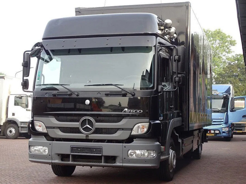 Mercedes-Benz Atego CREWCAB 6 SEATS standheizung lbw 1.5 ton - Camion fourgon: photos 2 Mercedes-Benz Atego CREWCAB 6 SEATS standheizung lbw 1.5 ton - Camion fourgon: photos 2
